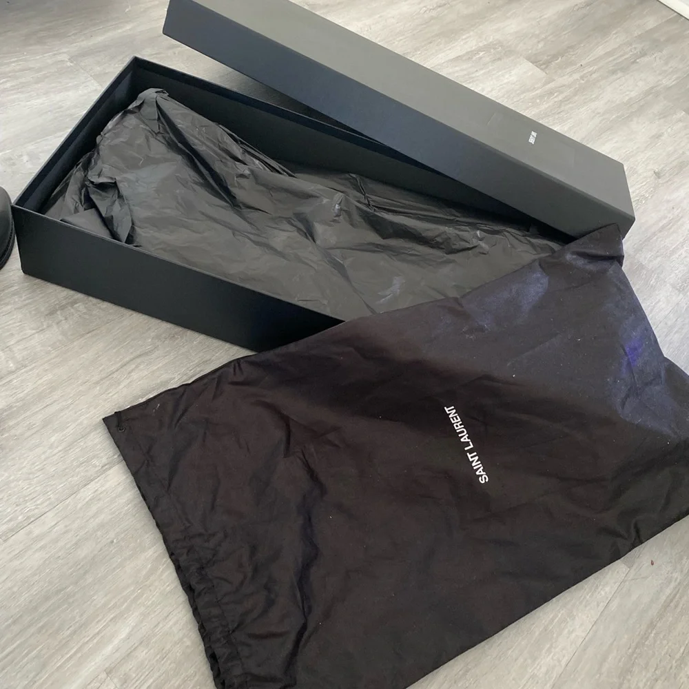 Authentic YSL - Picture 7 of 11